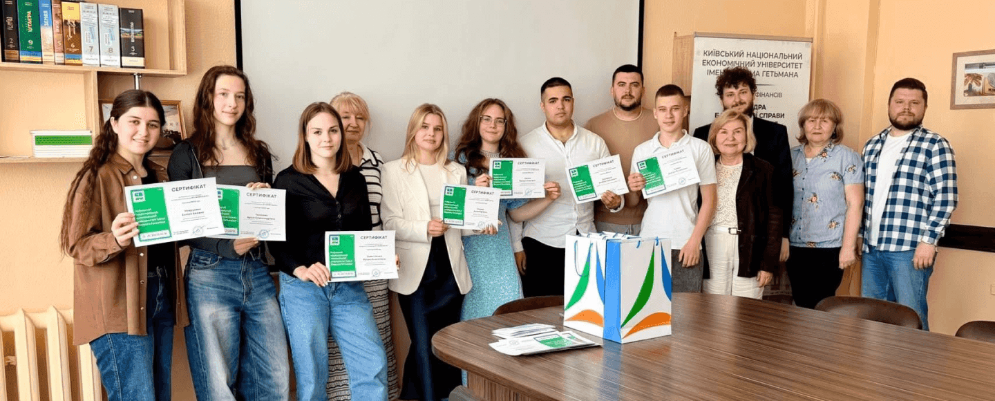 imenni-stypendii-asvio-banku-dlia-10-maibutnikh-finansystivss